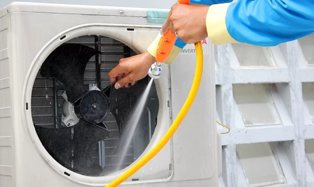 dịch vụ vệ sinh máy lạnh Midea tại suadienlanh.vn