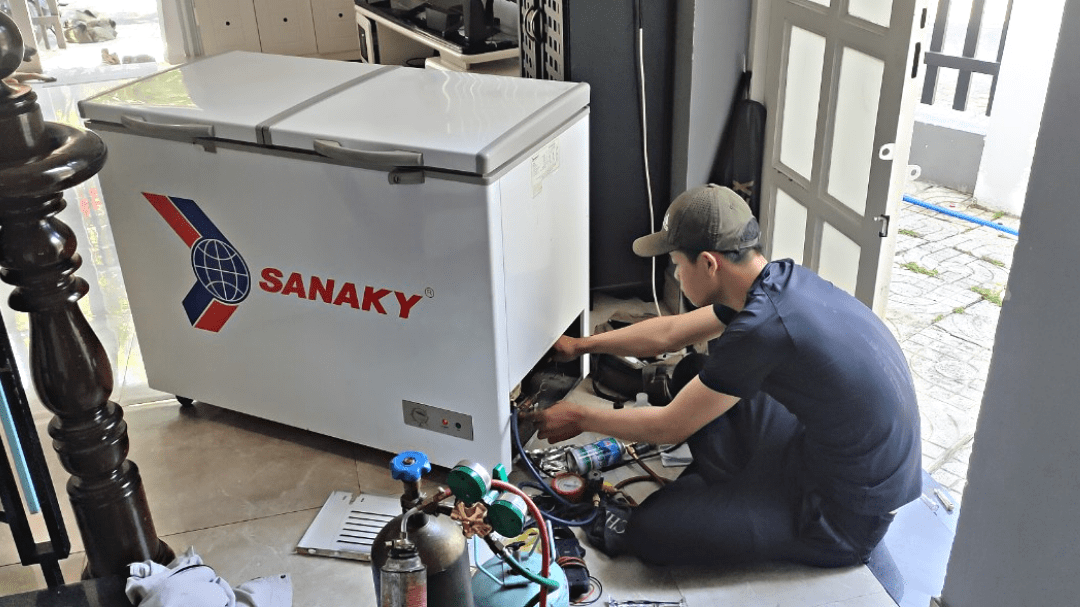 Dịch vụ sửa chữa tủ kem Giá rẻ