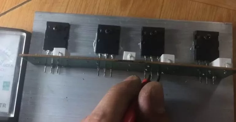 amply bị cháy cầu chì