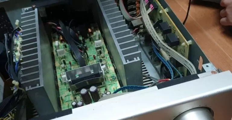 cách sửa amply không đóng rơle