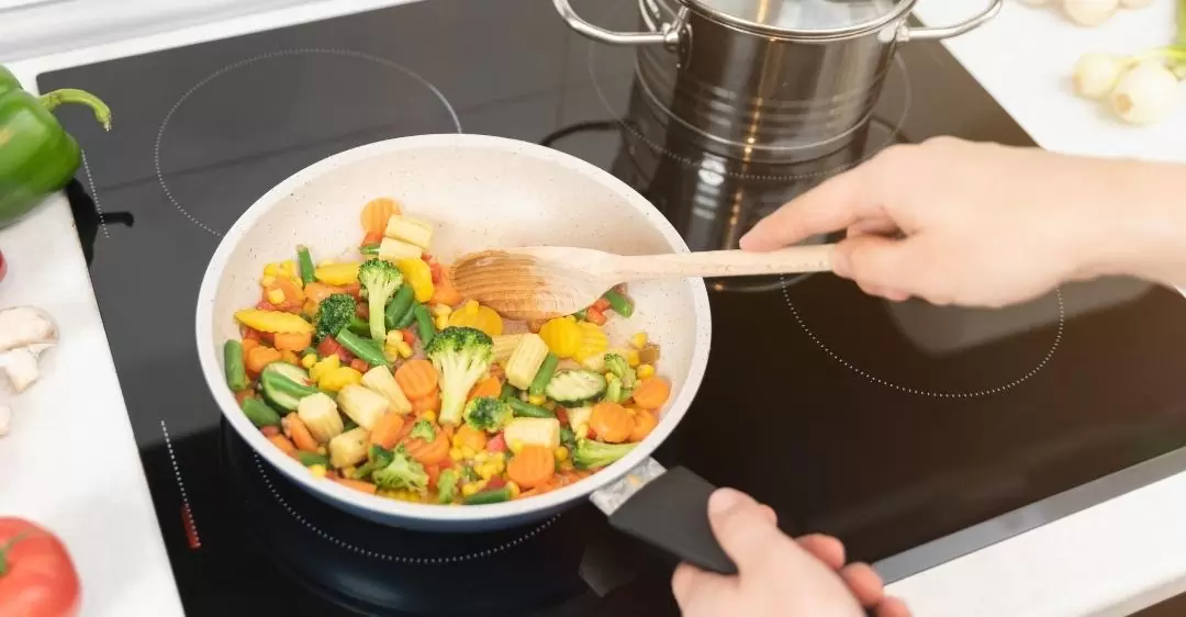 Nguyên nhân bếp từ bị kêu