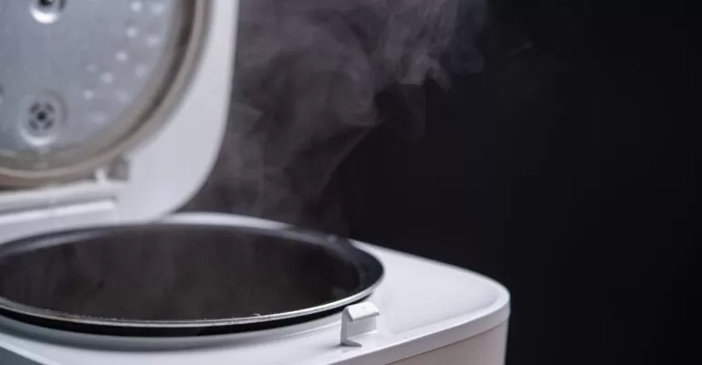 Nồi cơm điện bị nổ