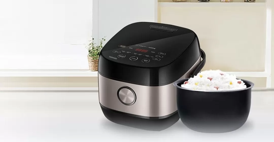 nồi cơm điện bị đọng nước