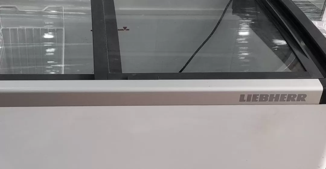 tủ đông bị đóng tuyết 