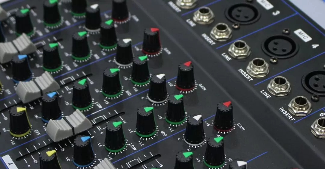 Hướng dẫn cách vệ sinh bàn Mixer và các triệu chứng thường gặp