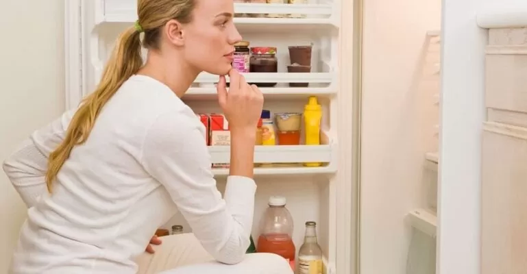 Nên làm gì khi tủ lạnh đóng tuyết bất thường