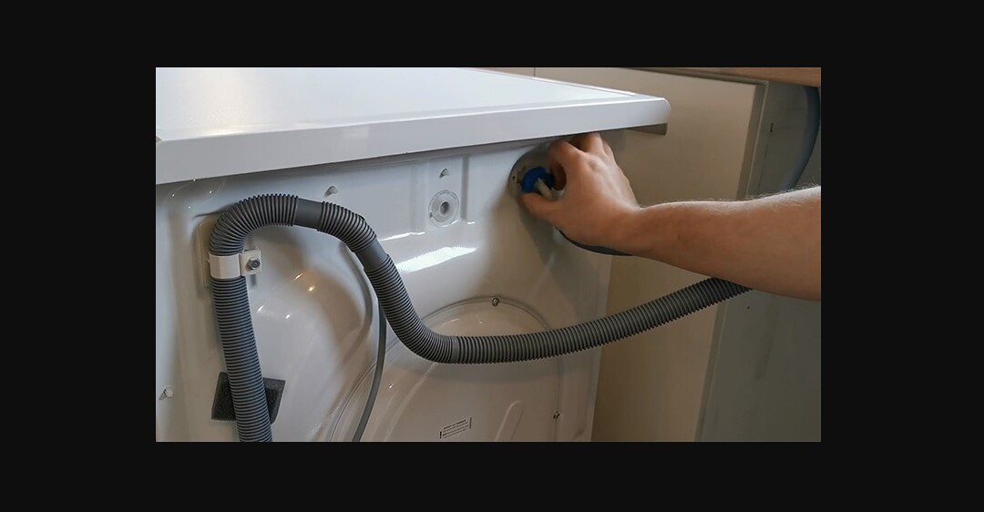 Ống xả nước của máy giặt Panasonic bị vấn đề hoặc hư hỏng