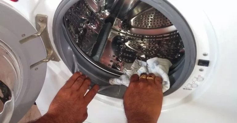Tại sao phải vệ sinh lồng giặt