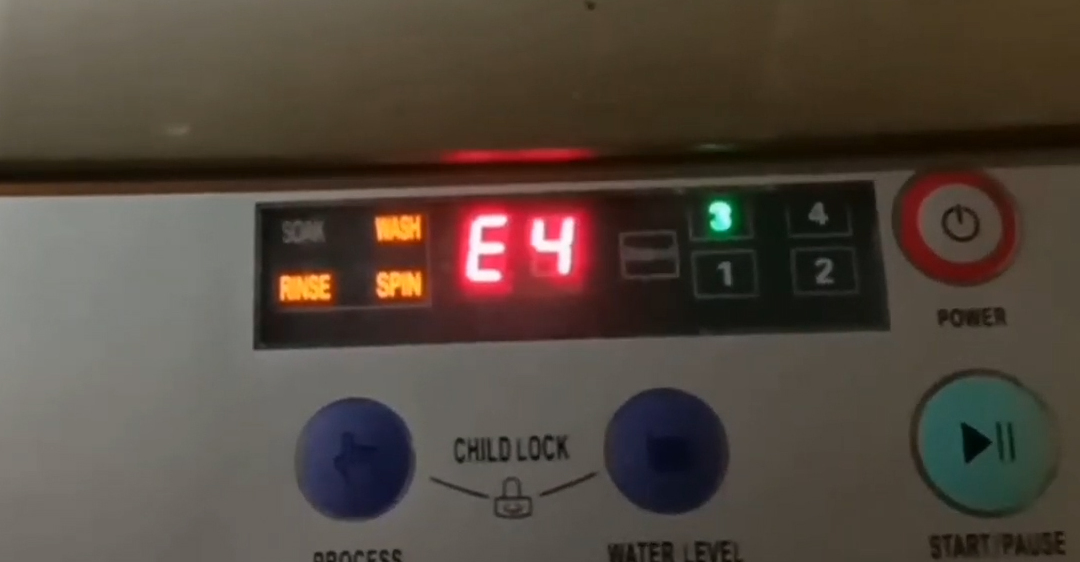 Máy giặt Aqua bị lỗi e4 có nghĩa là gì?