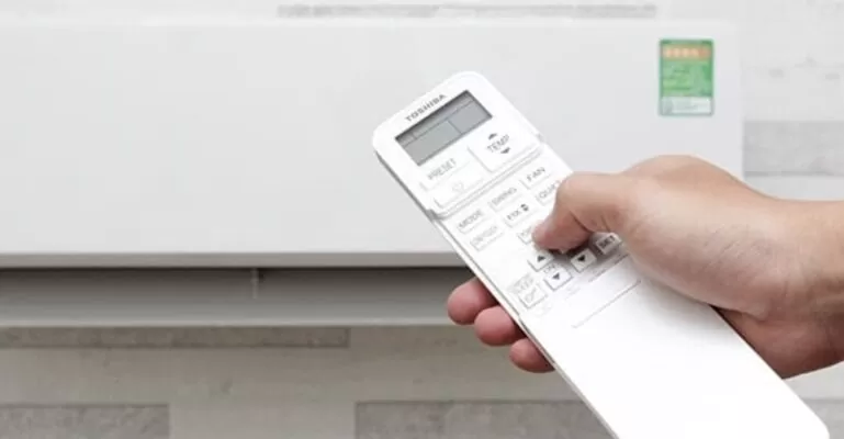 Tại sao điều khiển điều hòa không hiện nhiệt độ ?