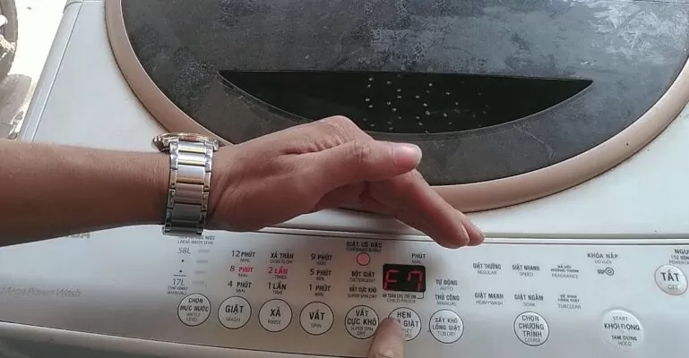 Máy giặt Toshiba bị lỗi E7-4 là gì?