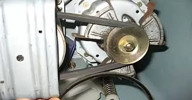 máy giặt bị đứt dây curoa