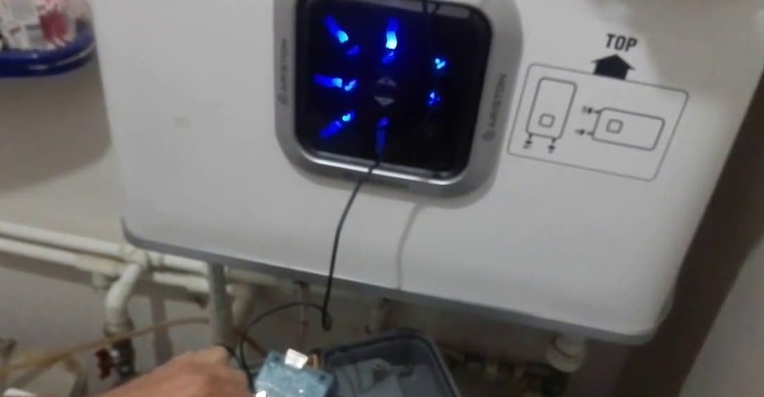 nguyên nhân máy nước nóng ariston bị chảy nước