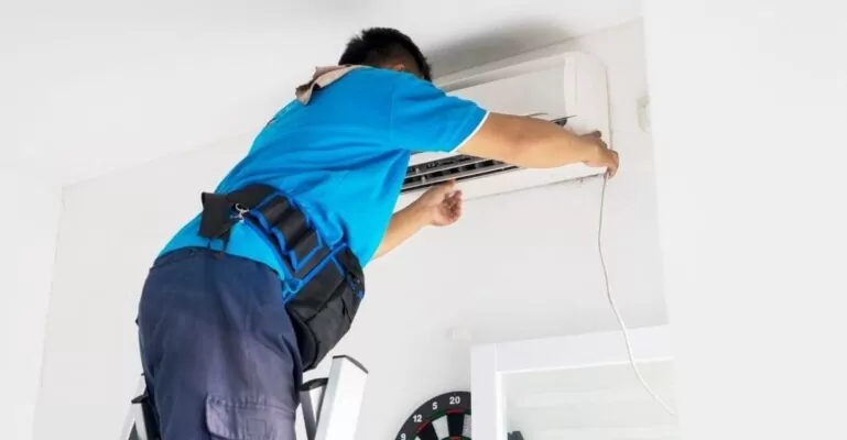 Máy lạnh reetech báo lỗi ec