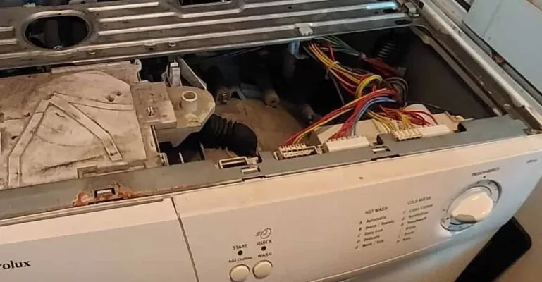 nguyên nhân vỏ máy giặt bị rỉ sét