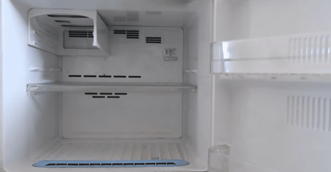 tủ lạnh bị thủng ngăn đá