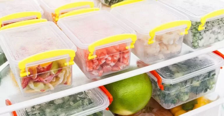 tủ mát bị đọng nước bên trong