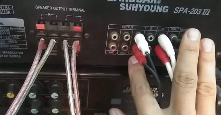 Hướng dẫn cách kết nối amply với loa tại nhà