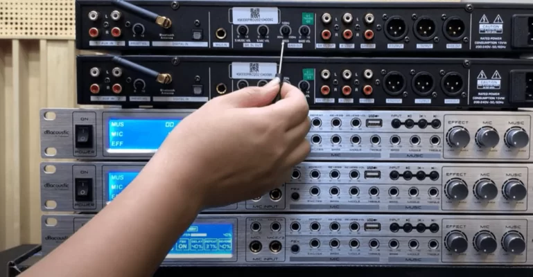 Hướng dẫn cách kết nối vang cơ với amply