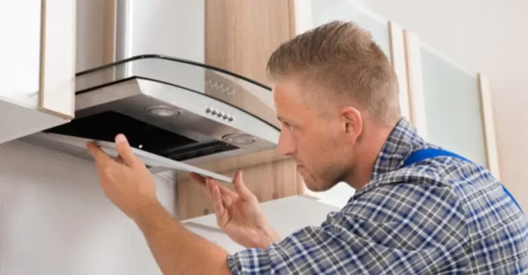 Cách làm sạch dầu mỡ trên máy hút mùi