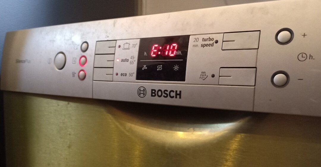 máy rửa bát Bosch lỗi E10