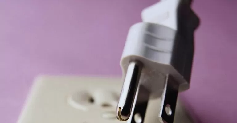 bình thủy điện không nóng