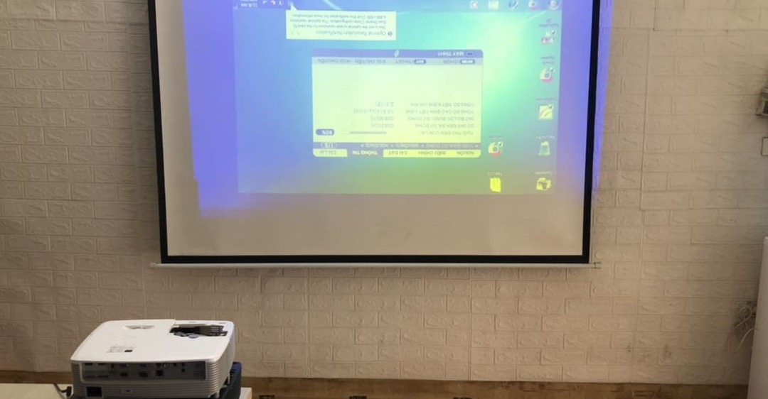 cách khắc phục máy chiếu epson bị mờ