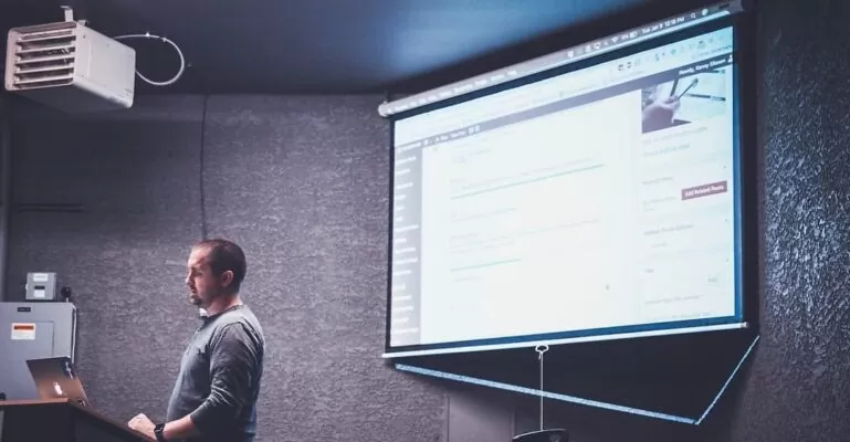 lỗi máy chiếu không nhận máy tính