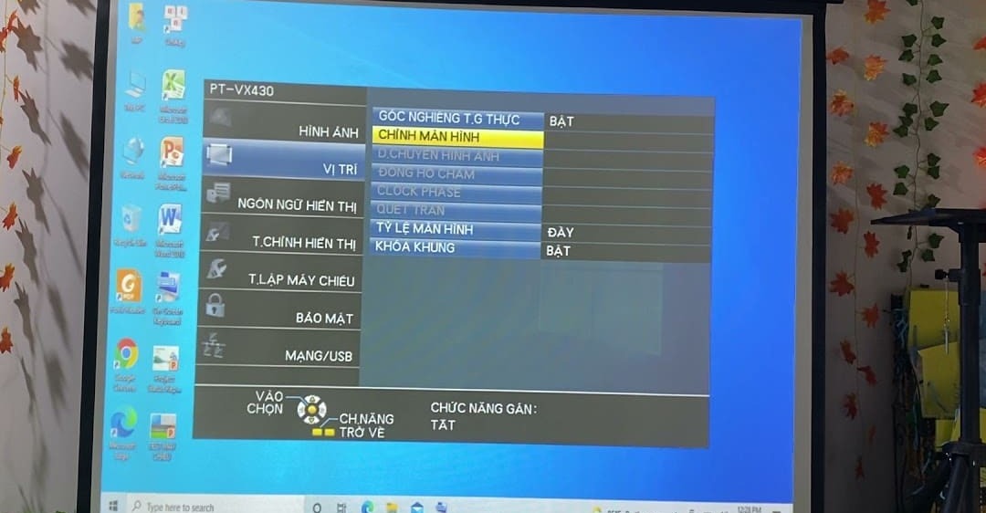 màn hình máy chiếu bị thu nhỏ