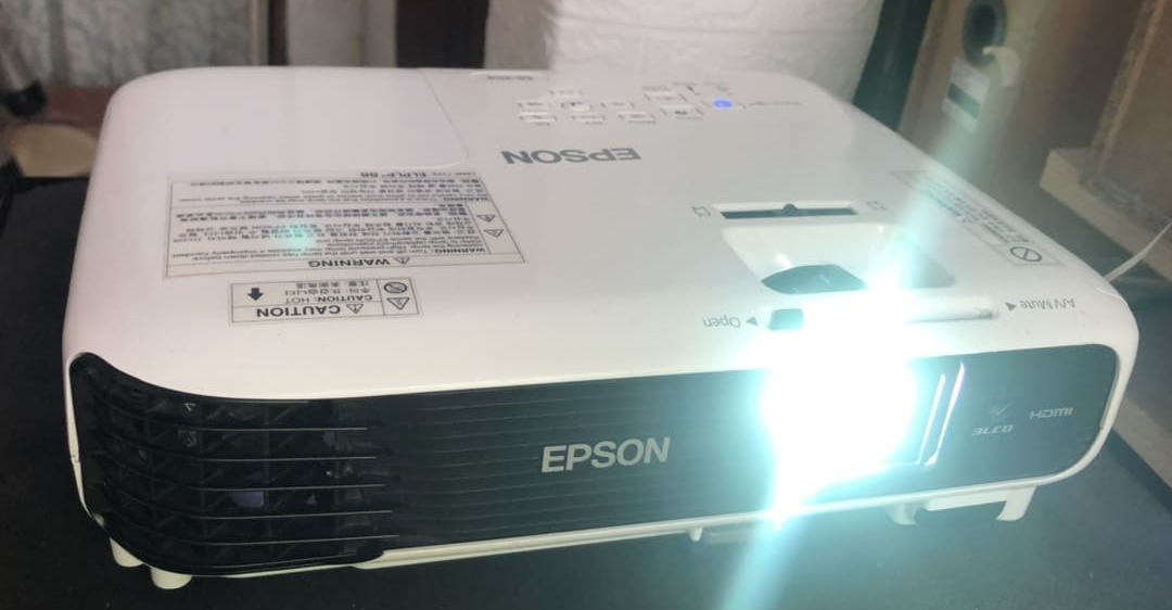 máy chiếu báo lỗi lamp