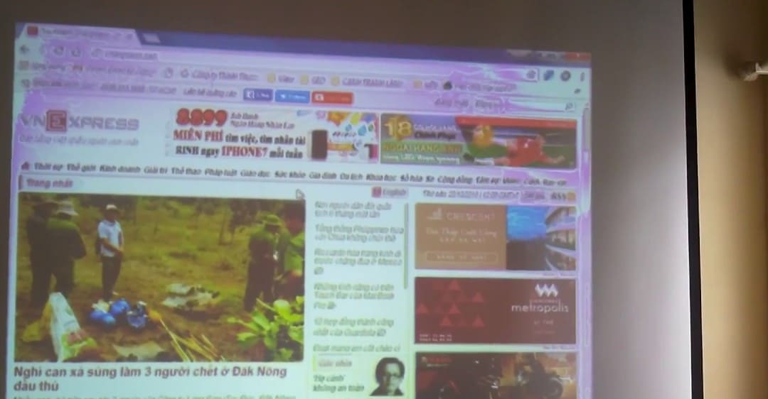 máy chiếu panasonic bị mờ