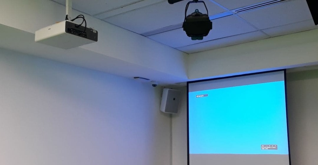 nguyên nhân máy chiếu sony bị mờ