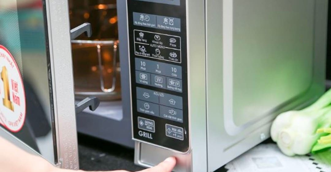 sửa lò vi sóng bị liệt phím bấm