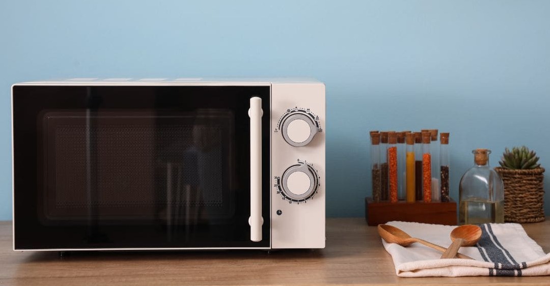 sửa chữa lò vi sóng bị chảy nước