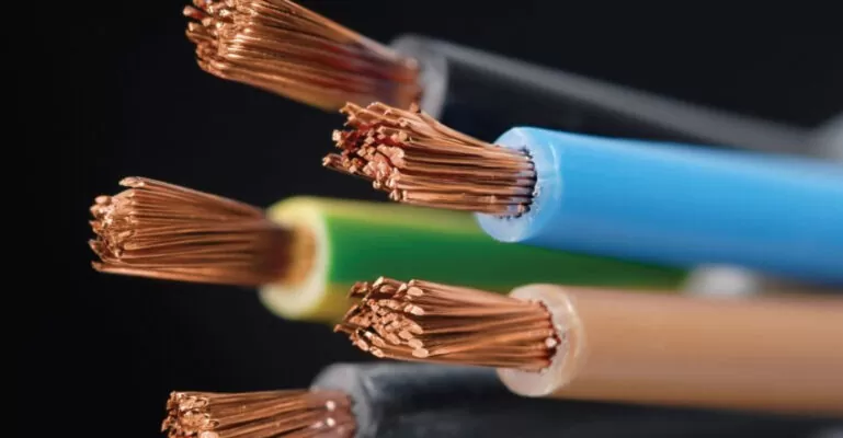 Chất dẫn điện, chất cách điện là gì