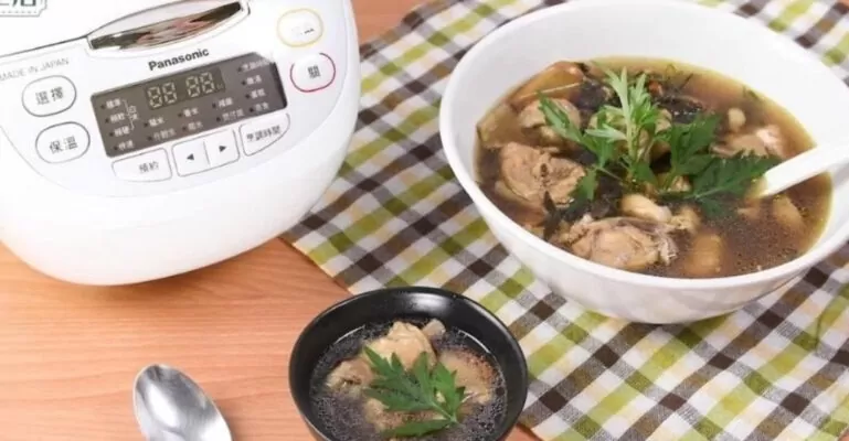 hầm xương bằng nồi cơm điện