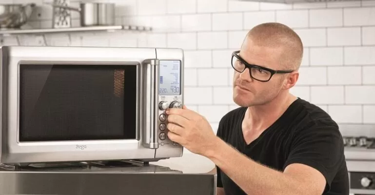 Lò vi sóng bị kêu to không nóng