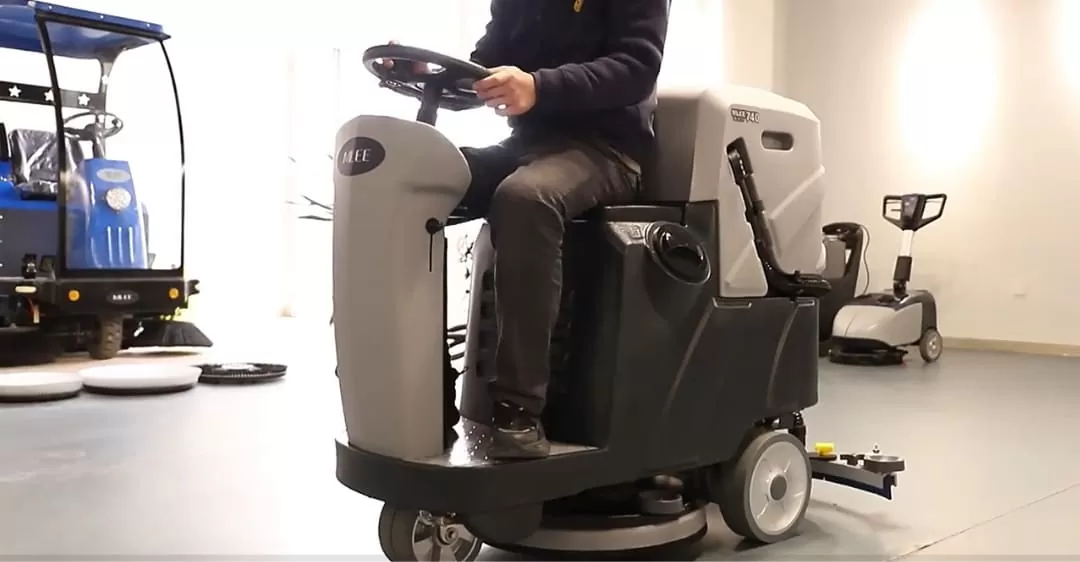 sửa máy chà sàn ngồi lái