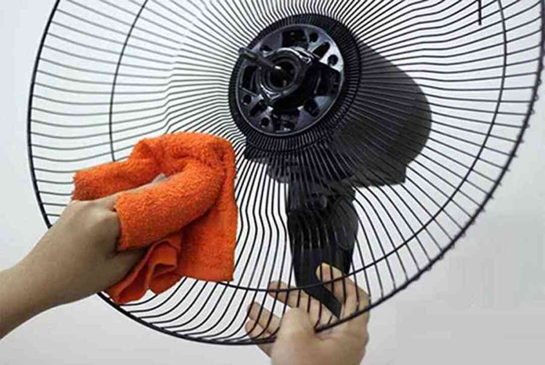 Hướng dẫn vệ sinh quạt đứng, quạt treo tường chi tiết