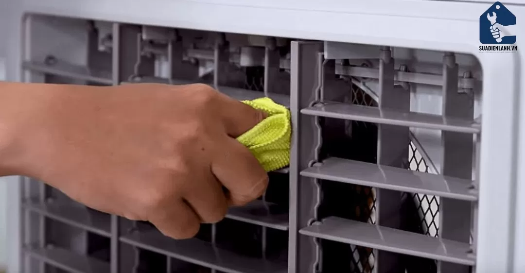 vệ sinh quạt điều hòa bị nóng