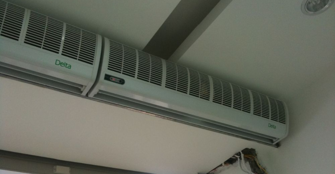 Sửa chữa vệ sinh quạt chắn gió máy lạnh Delta