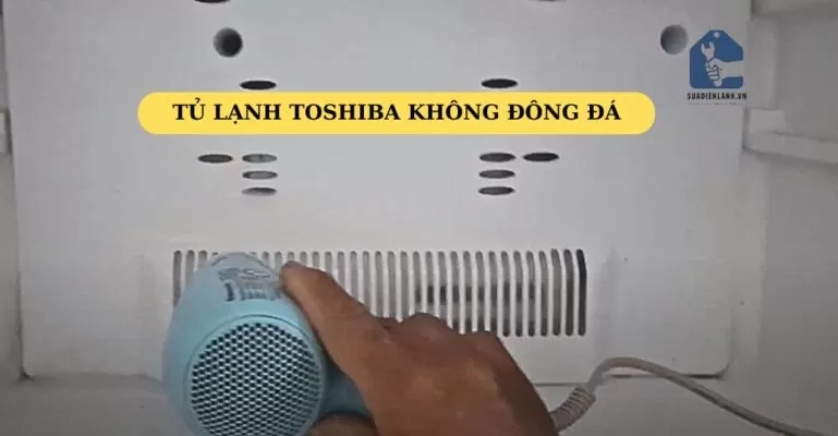 dùng máy sấy để rả đông tuyết bên trong