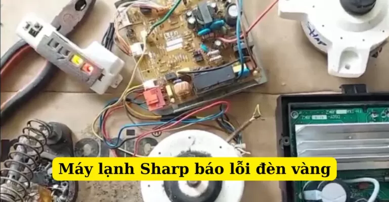máy lạnh sharp báo lỗi đèn vàng