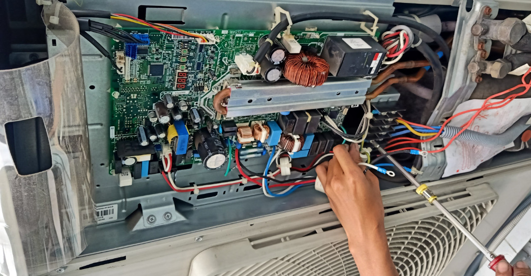 Nguyên nhân gây lỗi F8 trên điều hòa Electrolux